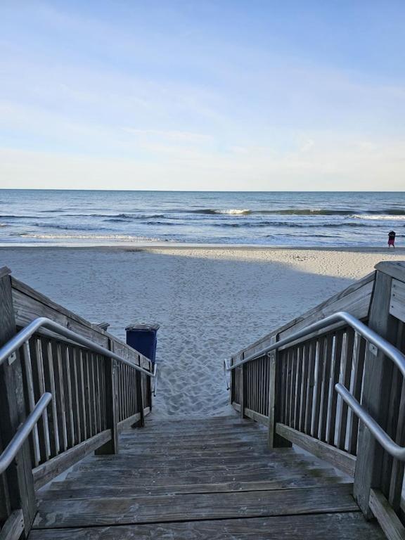 Direct Oceanfront- King Bedroom- Amazing Views/Pools/Hot Tubs/Beach Access/Golf Myrtle Beach Exterior photo