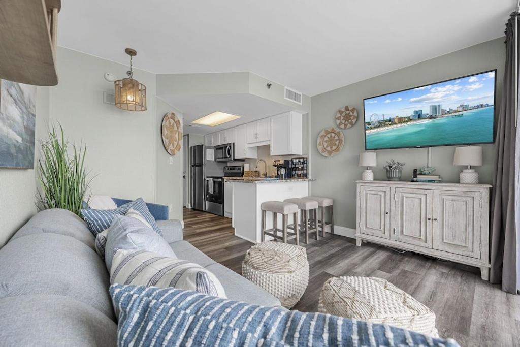 Direct Oceanfront- King Bedroom- Amazing Views/Pools/Hot Tubs/Beach Access/Golf Myrtle Beach Exterior photo