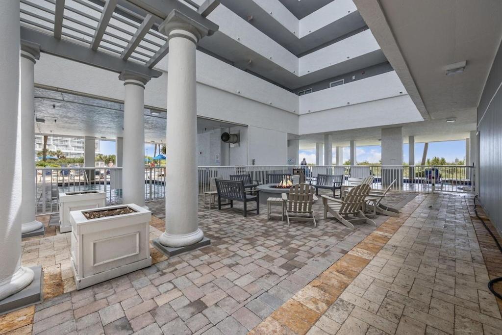 Direct Oceanfront- King Bedroom- Amazing Views/Pools/Hot Tubs/Beach Access/Golf Myrtle Beach Exterior photo