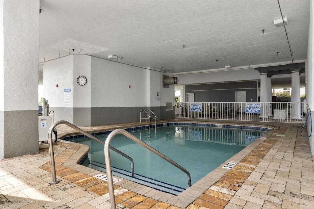 Direct Oceanfront- King Bedroom- Amazing Views/Pools/Hot Tubs/Beach Access/Golf Myrtle Beach Exterior photo