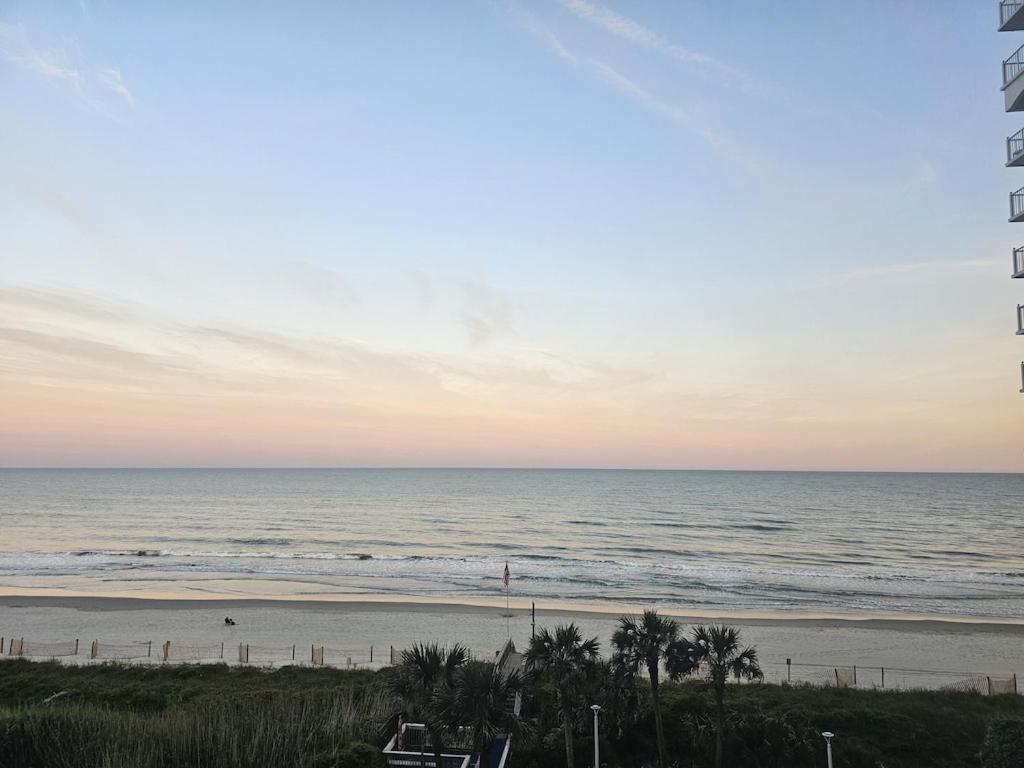 Direct Oceanfront- King Bedroom- Amazing Views/Pools/Hot Tubs/Beach Access/Golf Myrtle Beach Exterior photo